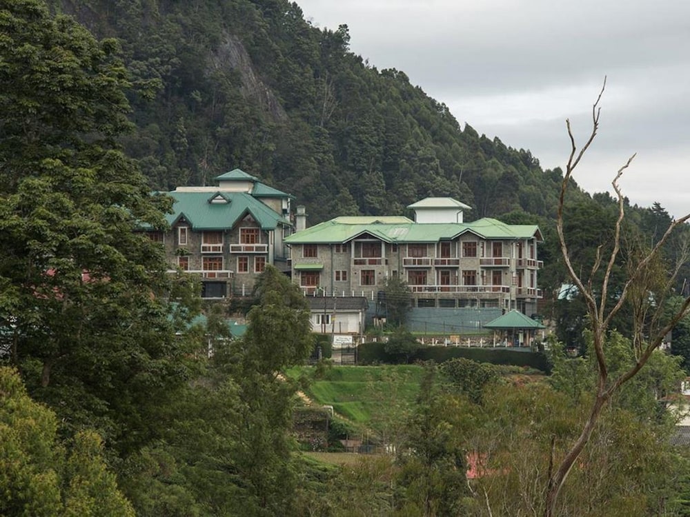 Heaven Seven Hotels 57/62