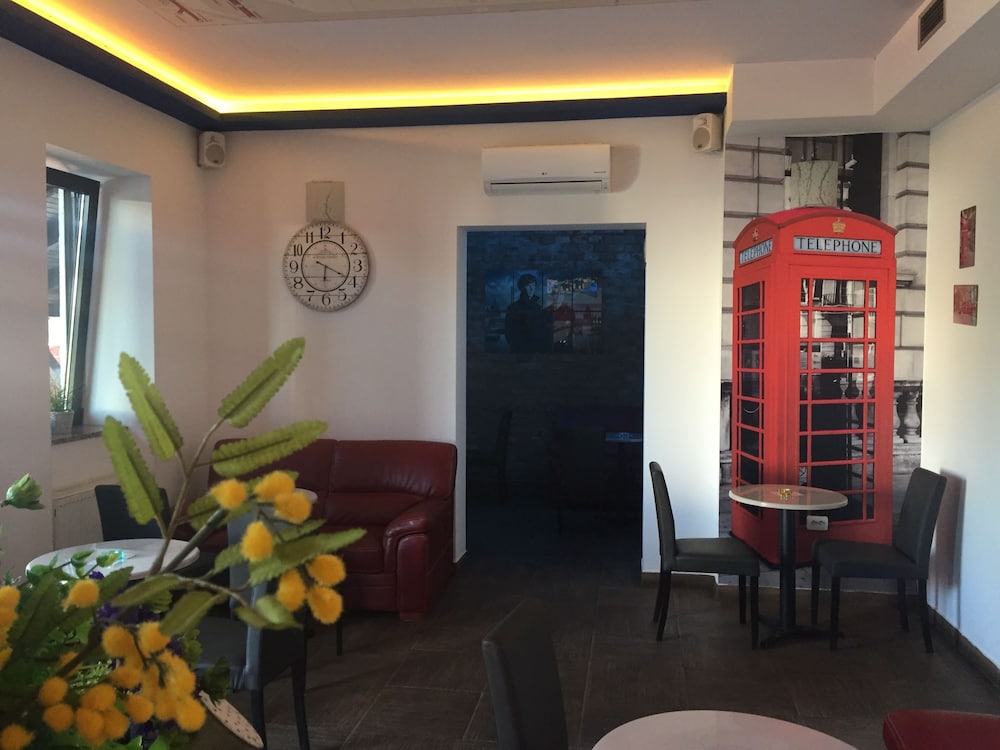 London Rooms Zagreb Airport 30/48