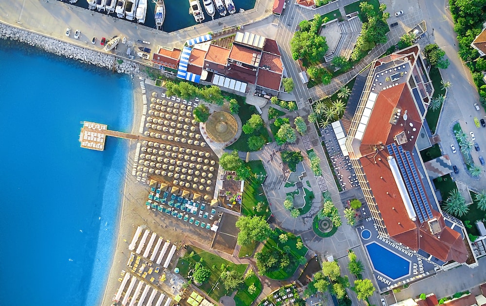 Imperial Turkiz Resort Hotel in KEMER
