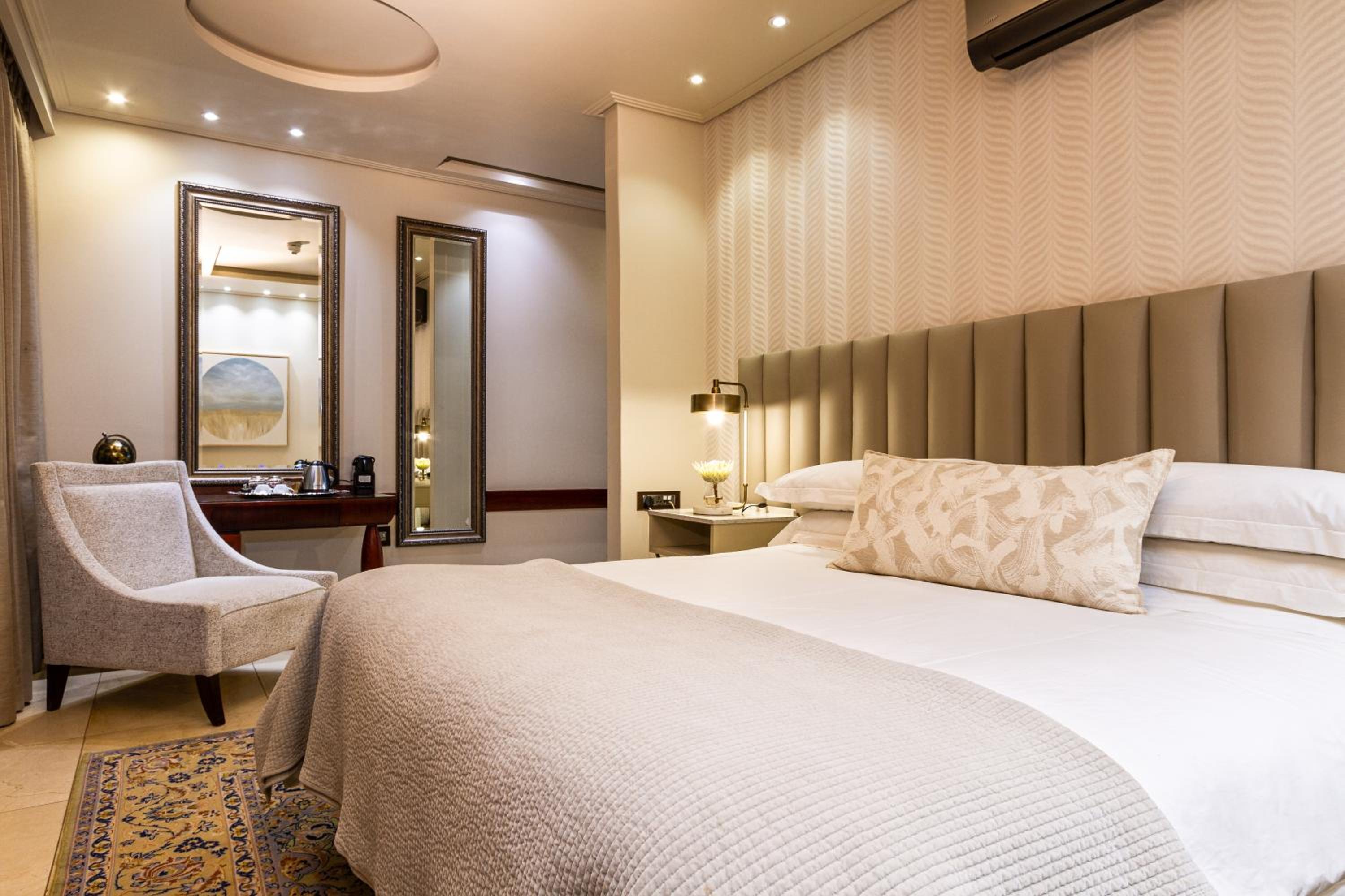 Kimberley Anne Hotel 7/50