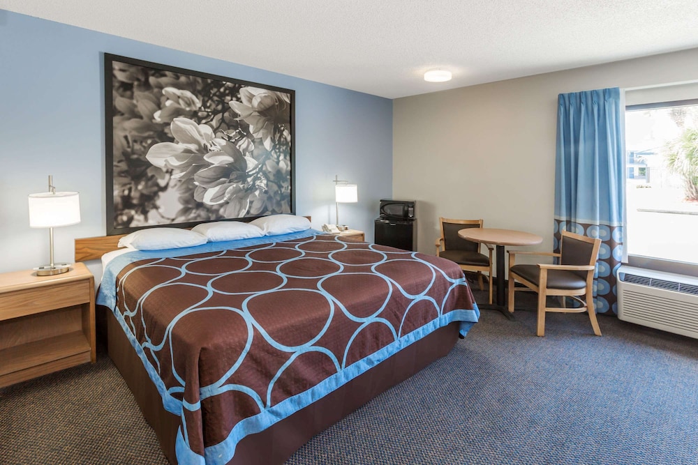غرفة بسرير كينج، Super 8 By Wyndham Valdosta Conf Center Area 5/9