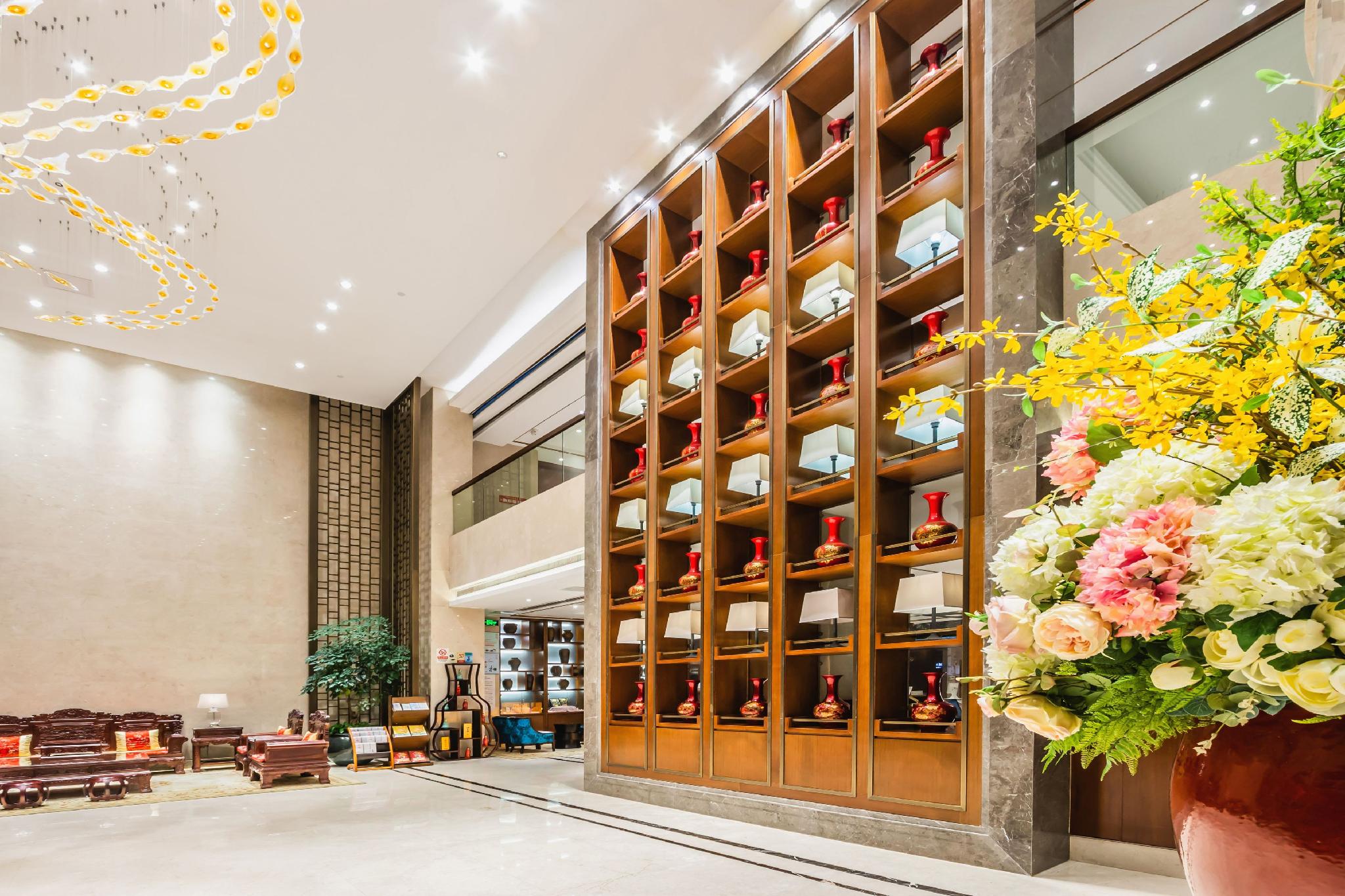 Dongfang Mingzhu Hotel 12/24
