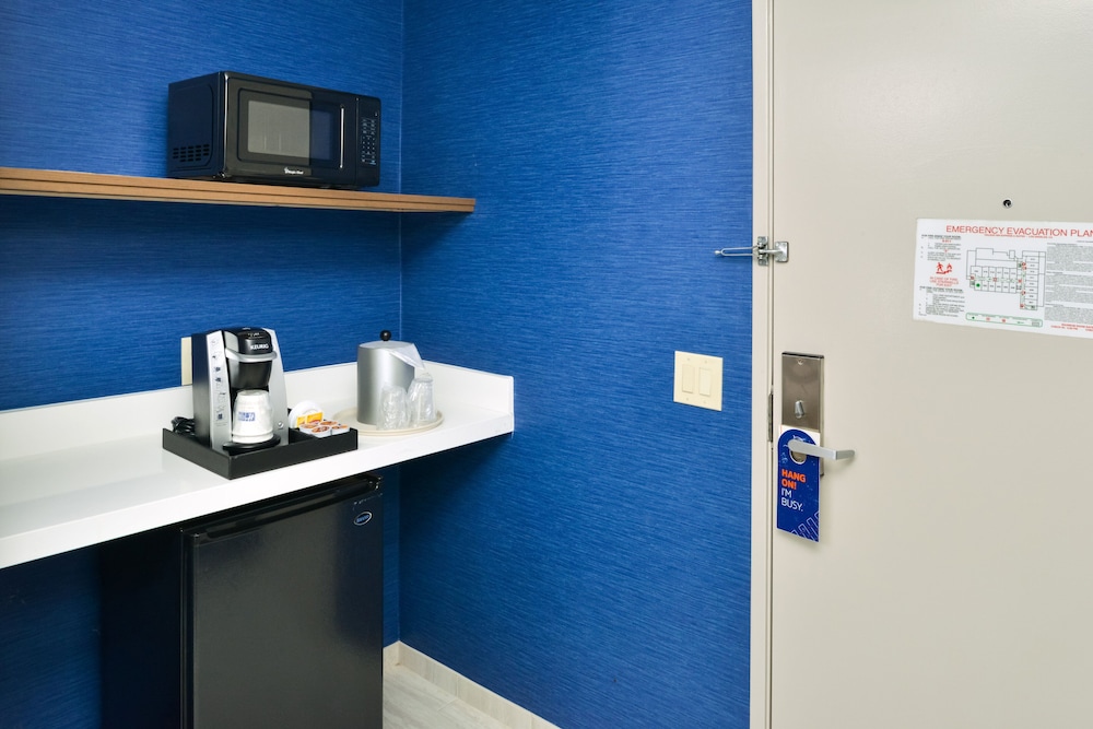 Holiday Inn Express Hotel And Suites Los Angeles Downtown West 44/55