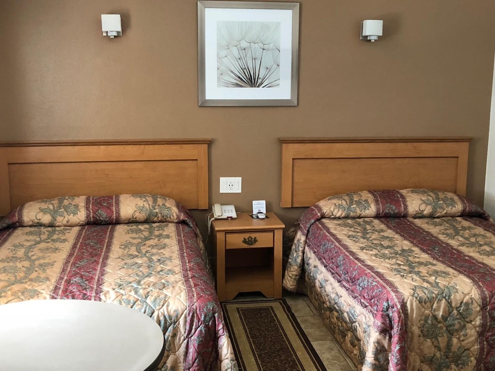 Topper Motel 23/47