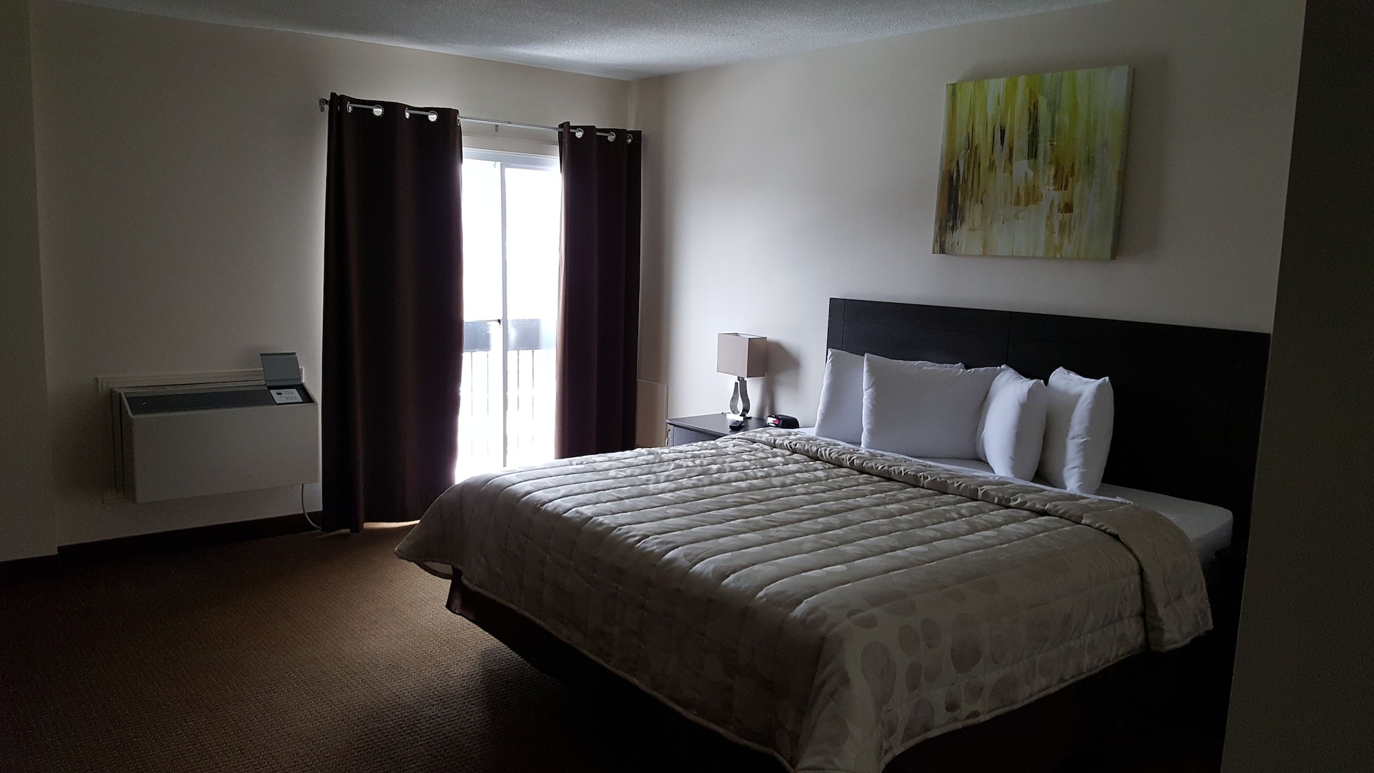 STANDARD, KING BED, NO ELEVATOR, HIGH FLOOR