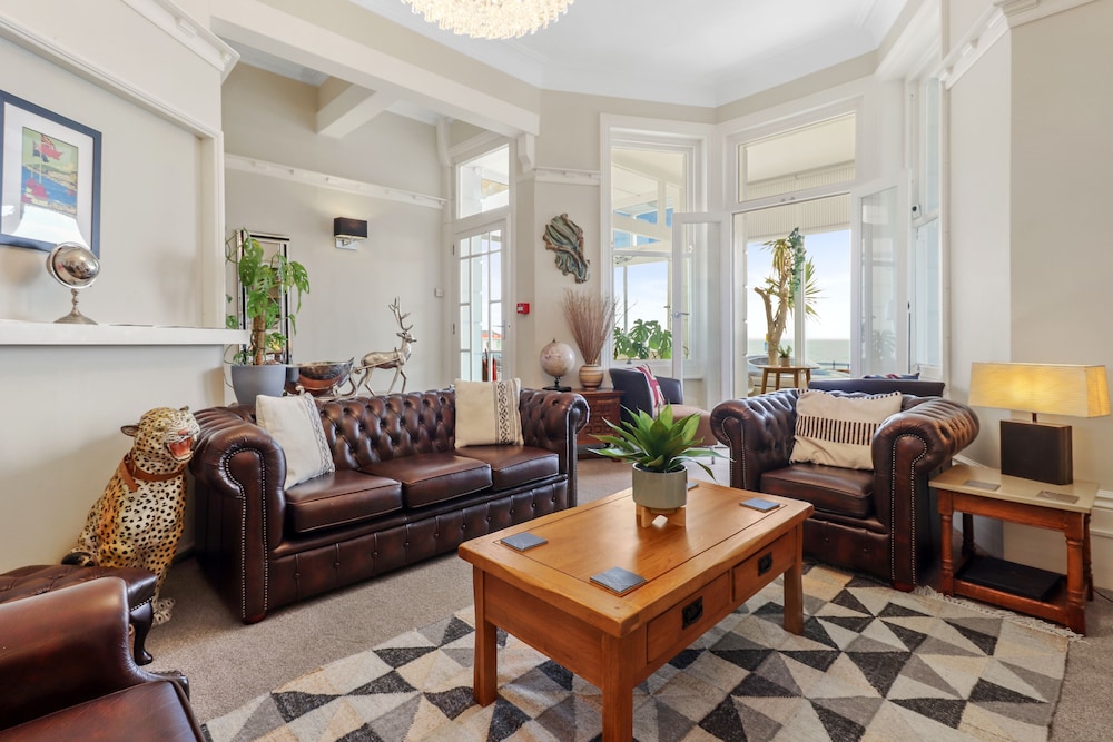 The Beach Front Guest House 23/43