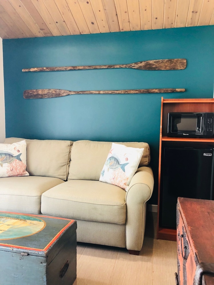 Seafoam Lodge 41/67
