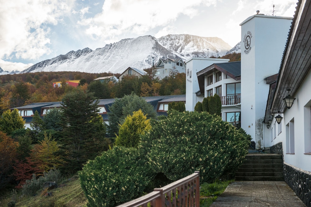 USHUAIA HOTEL 34/35