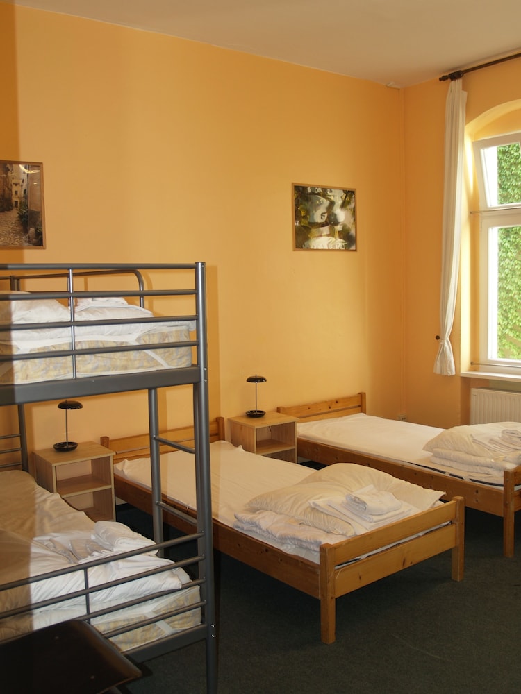 HappyGoLucky Hotel + Hostel 14/52
