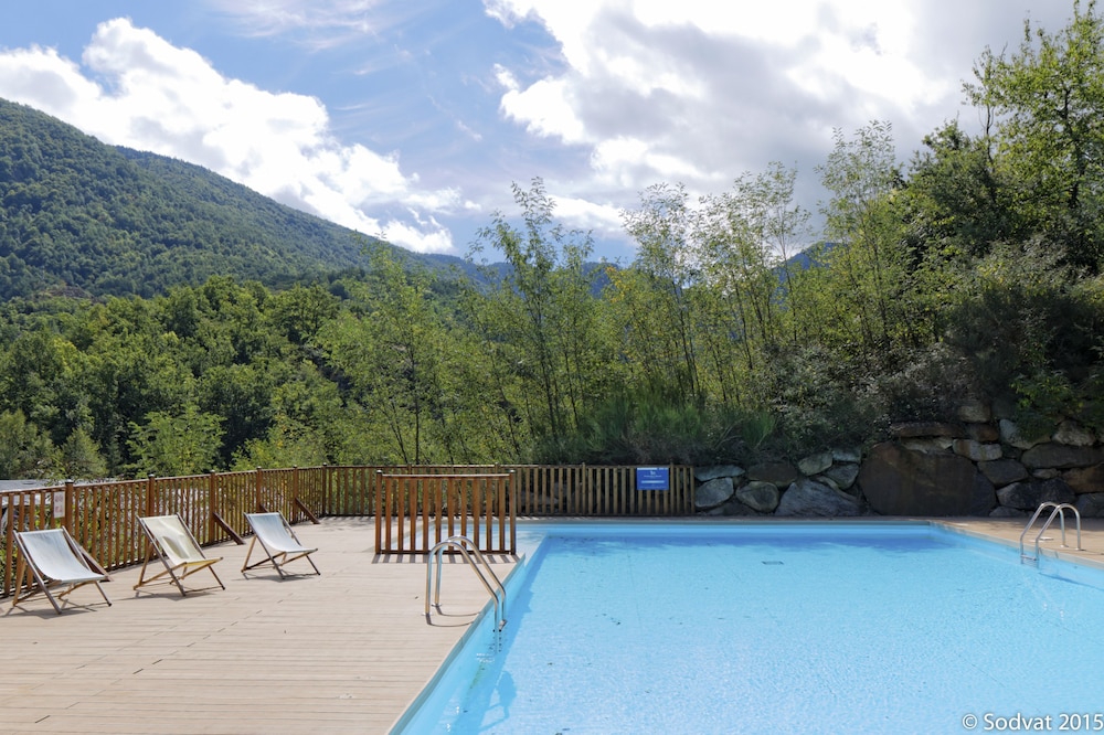 DOMAINE DE LA VALLÉE D´AX 24/63