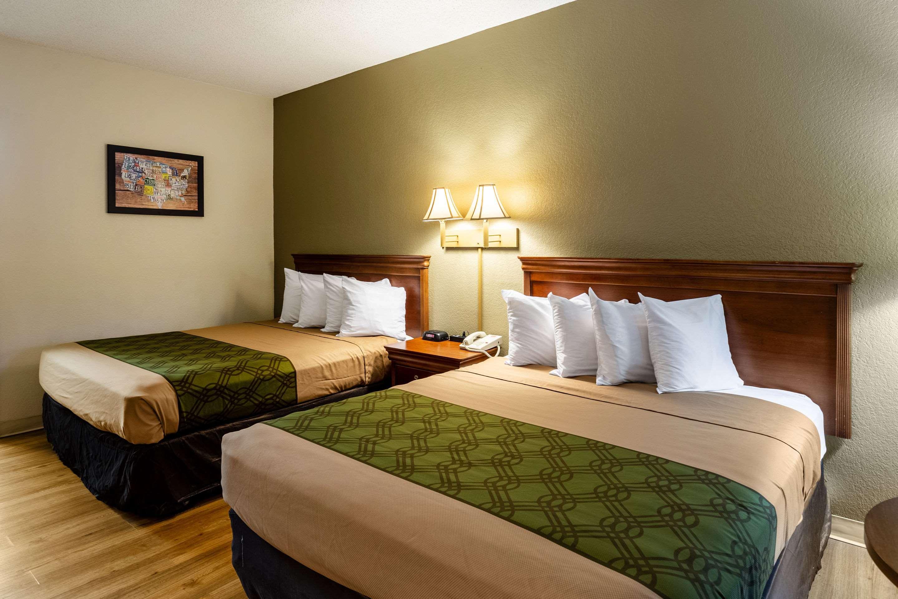 Room, 2 Queen Beds, Smoking
