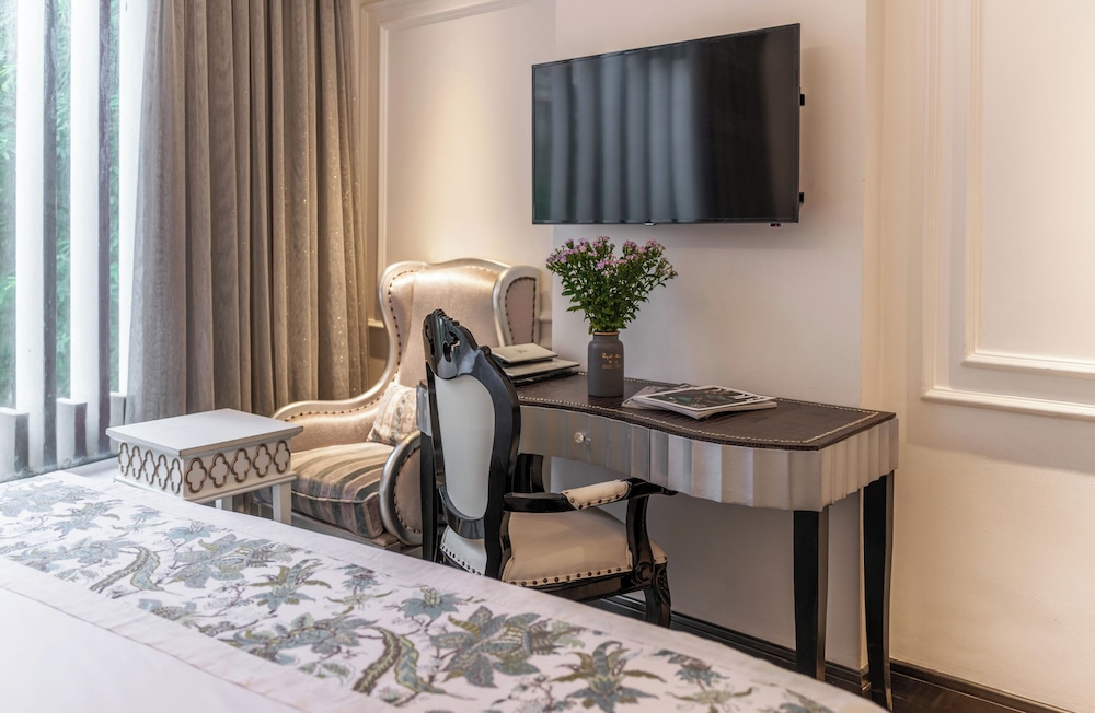 A&EM Saigon Hotel 68/77