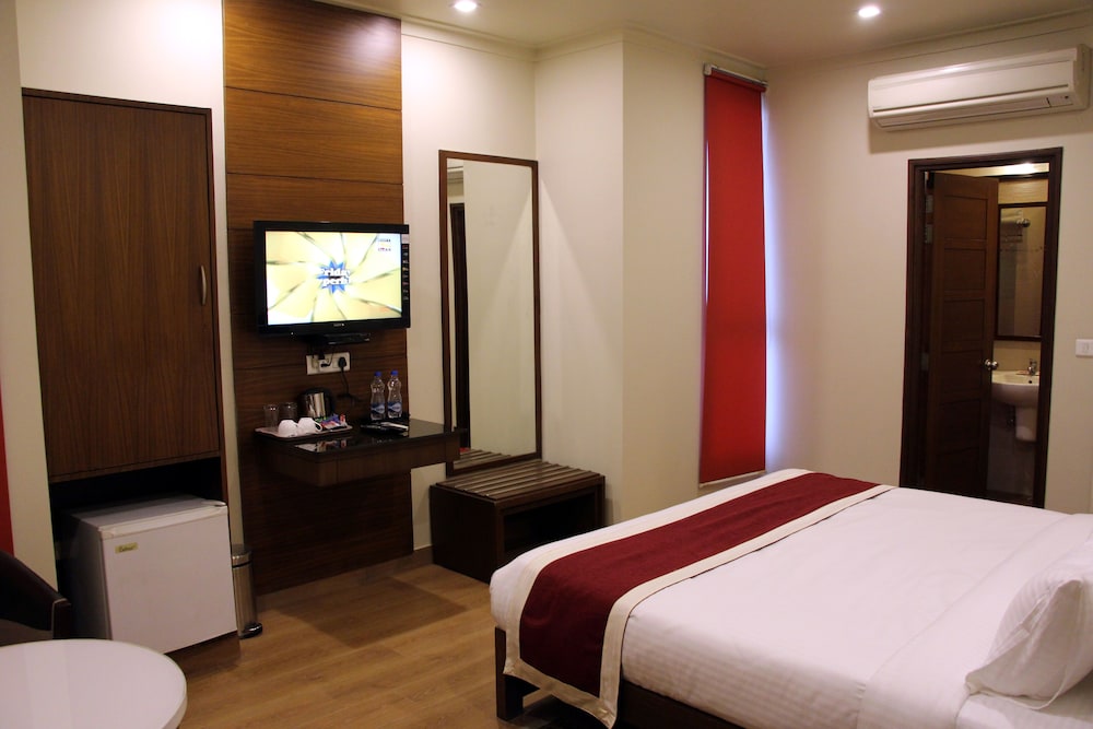 Hotel Dasaprakash 19/38