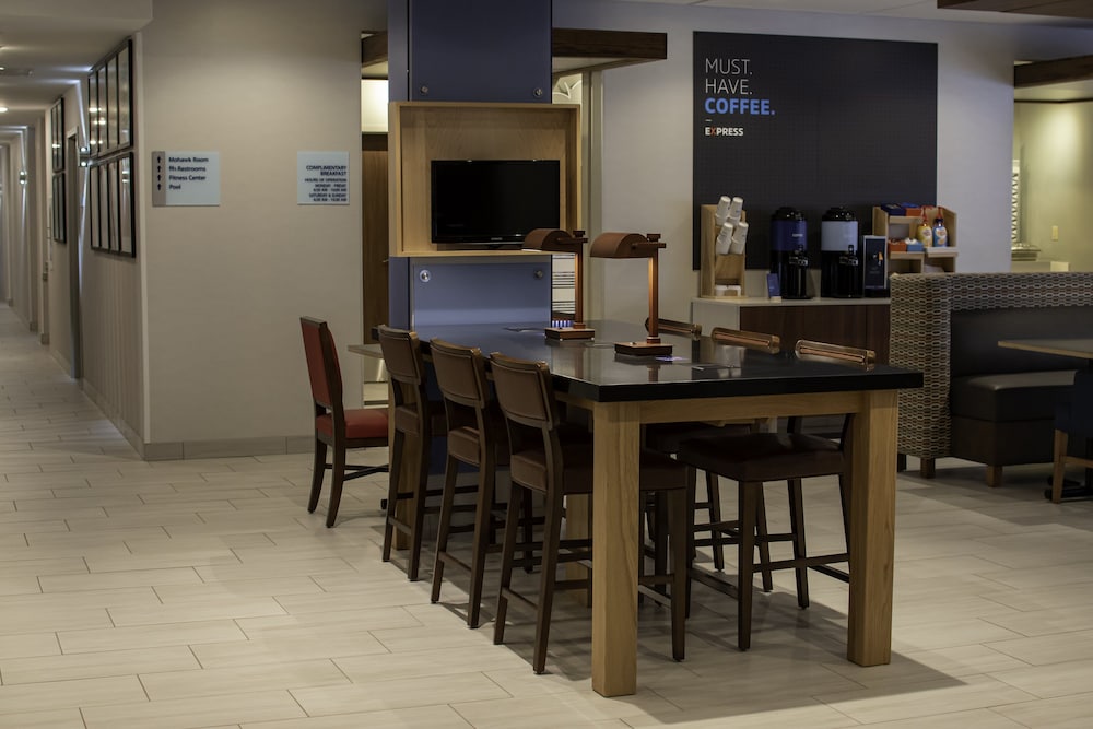 Holiday Inn Express & Suites Tonawanda - Buffalo Area 53/58