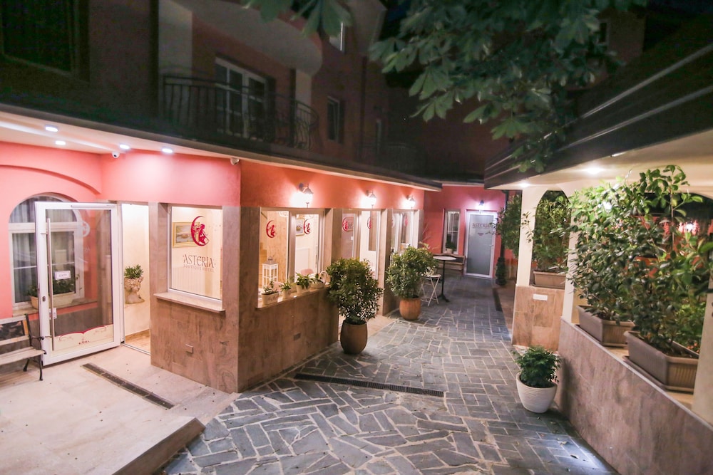 Hotel Asteria 8/63