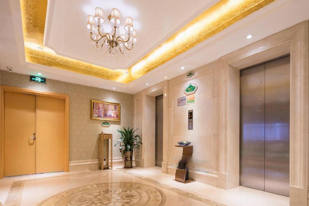Vienna Hotel (Shenzhen Shanglilang Metro Station) 17/60