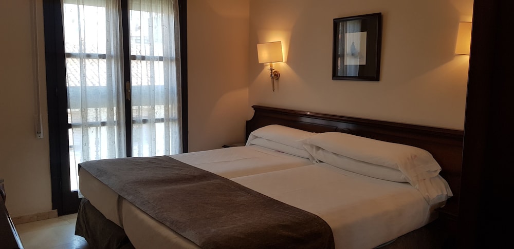 Gran Hotel Paraiso 27/65