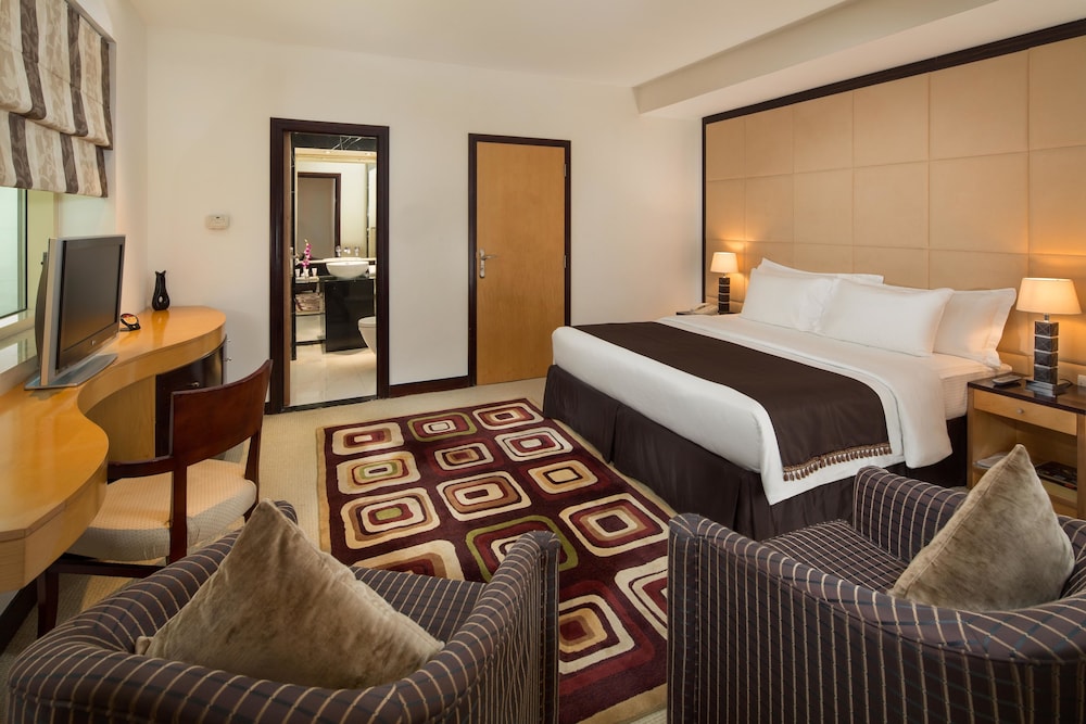 Savoy Suites Hotel Apartments 6/39