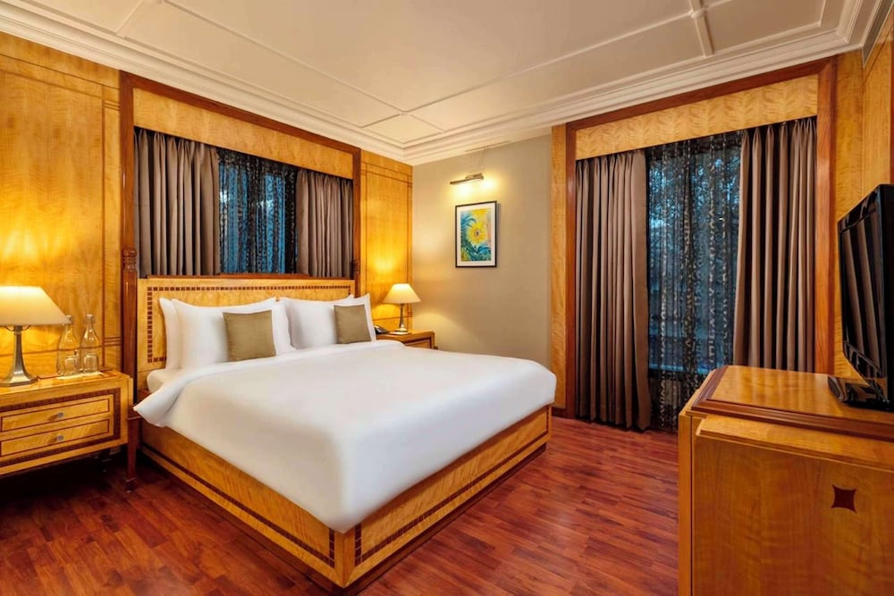Sarovar Portico Kalupur Ahmedabad 6/42