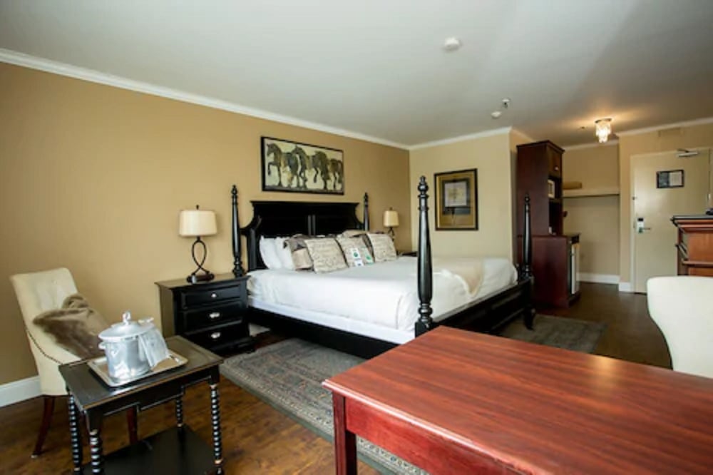 Hearthstone Inn Halifax Dartmouth 10/50