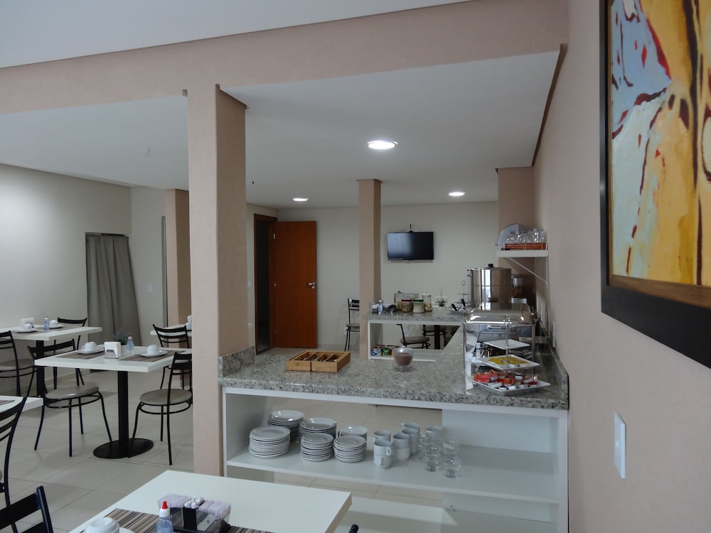 Cerrado Hotel 33/37
