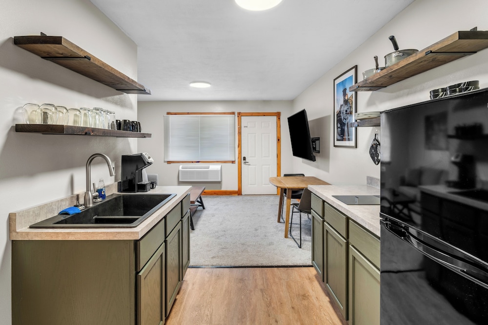 Everspring Inn Suites Hill City 45/61