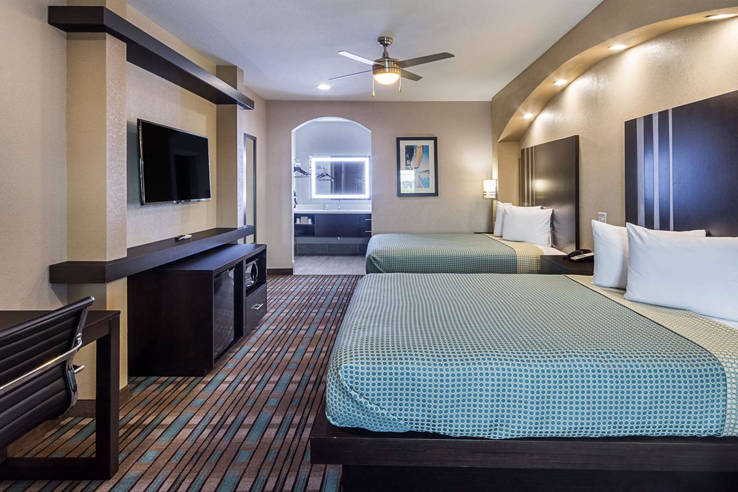 ROOM, 2 QUEEN BEDS, SMOKING