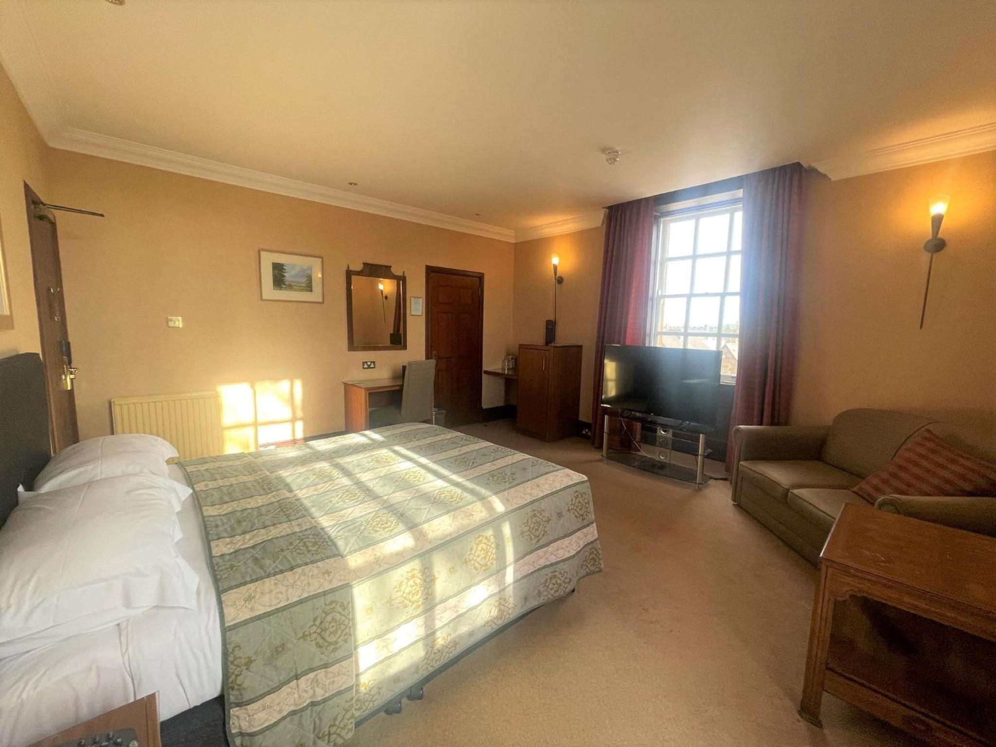 The Mansefield Hotel 26/59