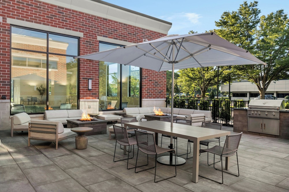 Residence Inn by Marriott Melville 30/43