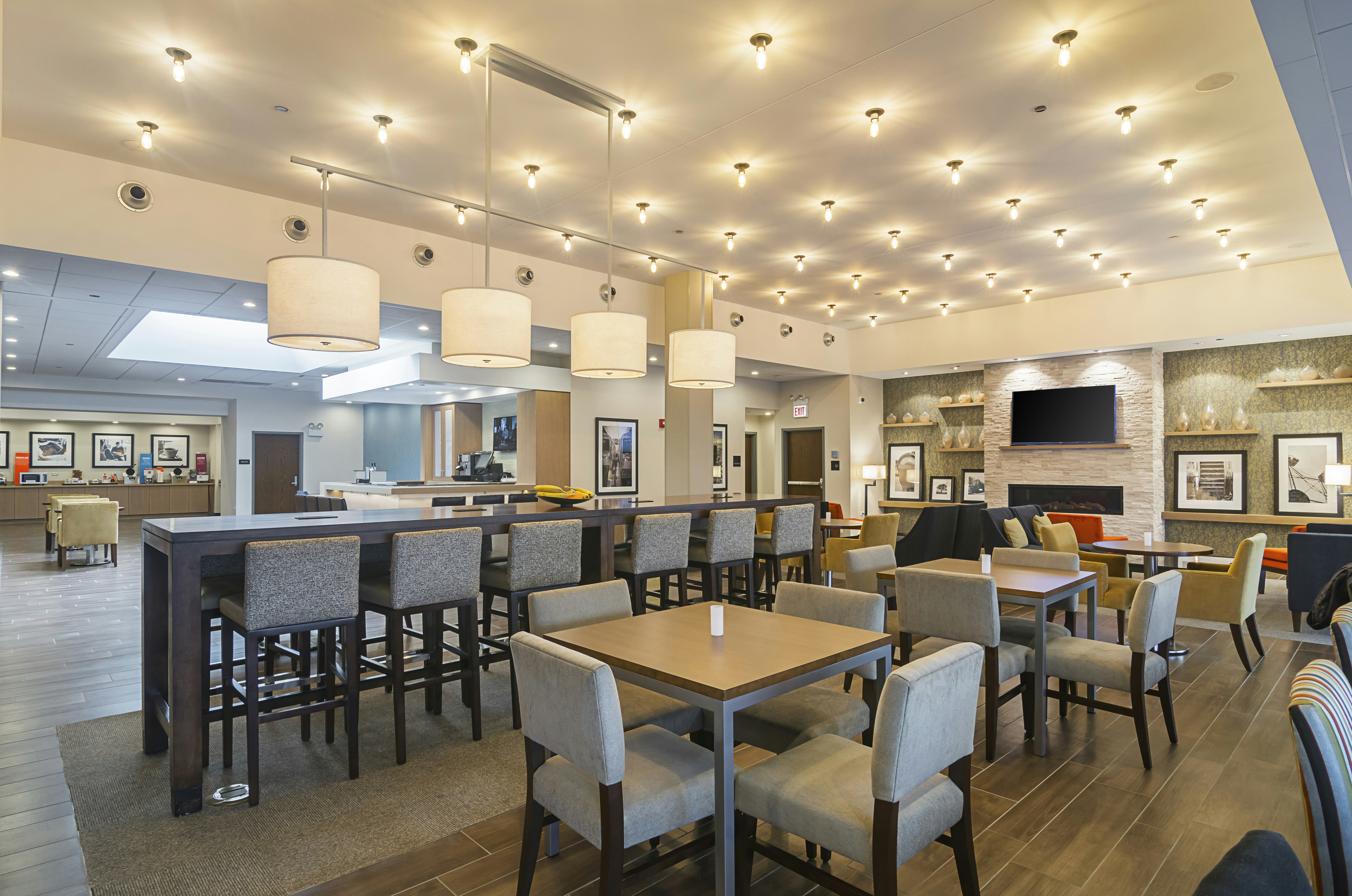 Hampton Inn Chicago North/Loyola Station 52/71