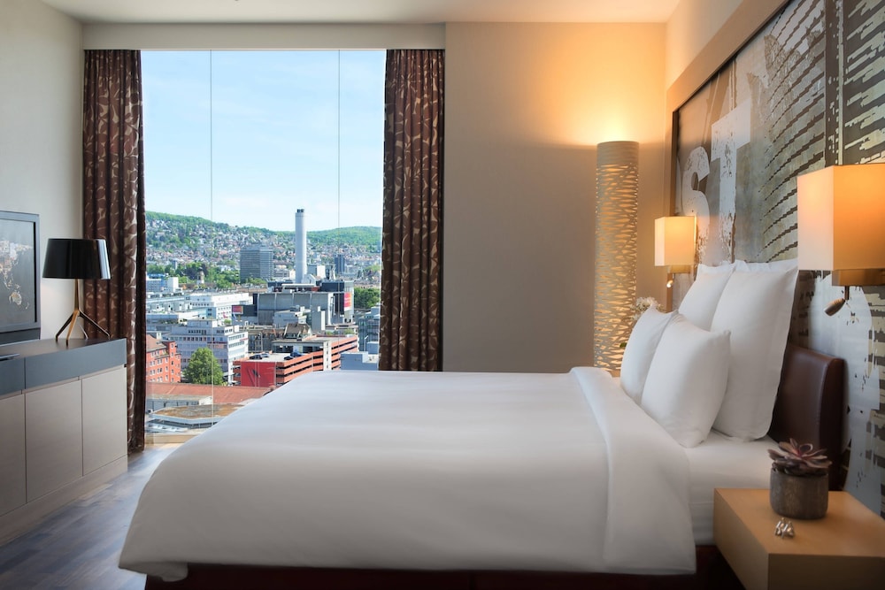 RENAISSANCE ZURICH TOWER HOTEL 11/41