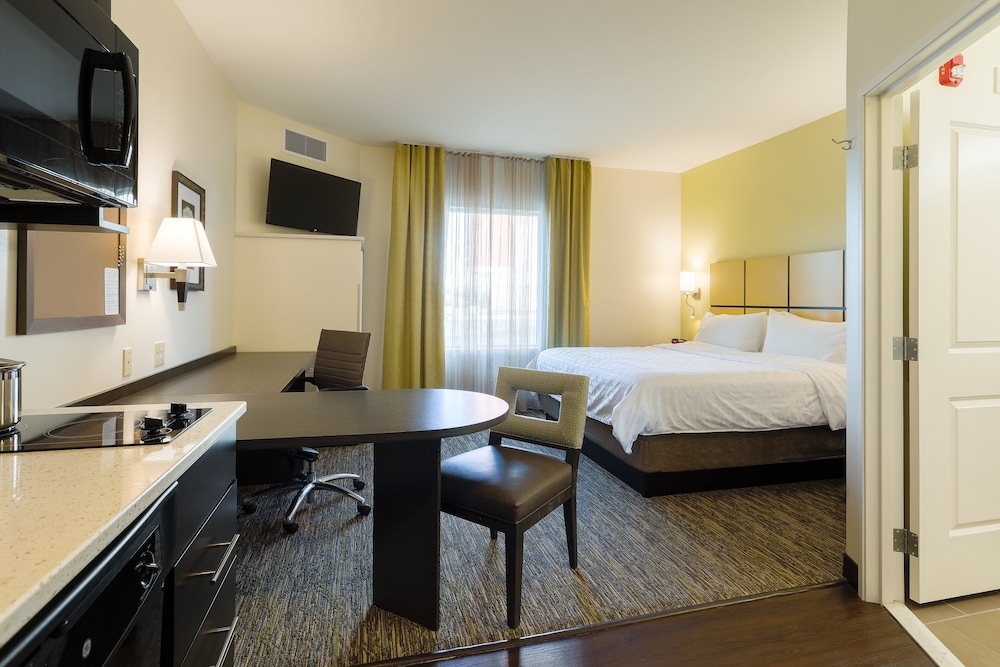CANDLEWOOD SUITES LENEXA - OVERLAND PARK AREA 19/69