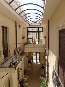 Palazzo Reginella Residence Hotel 33/61