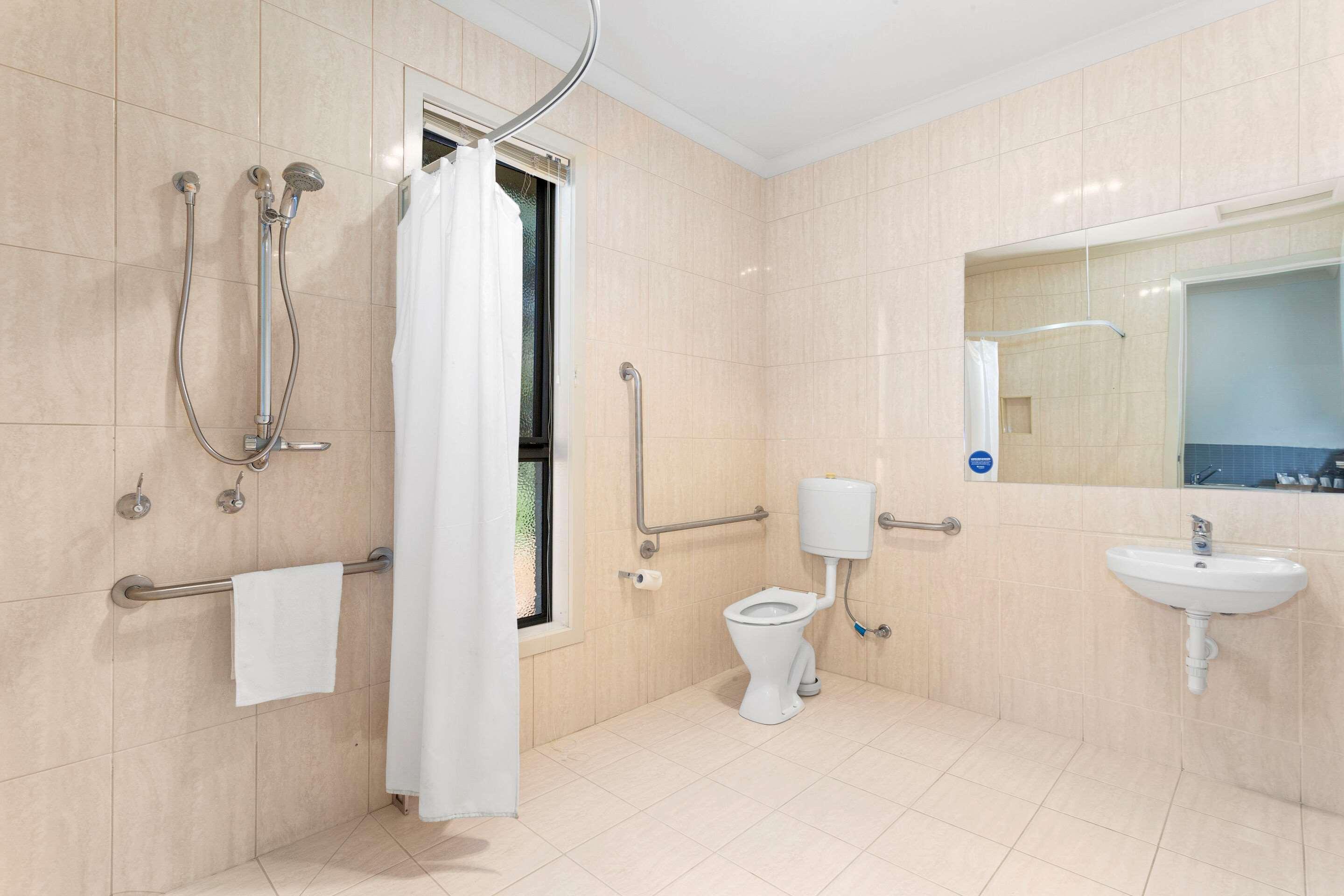 EFFICIENCY, SUITE, KING AND QUEEN BED, ACCESSIBLE