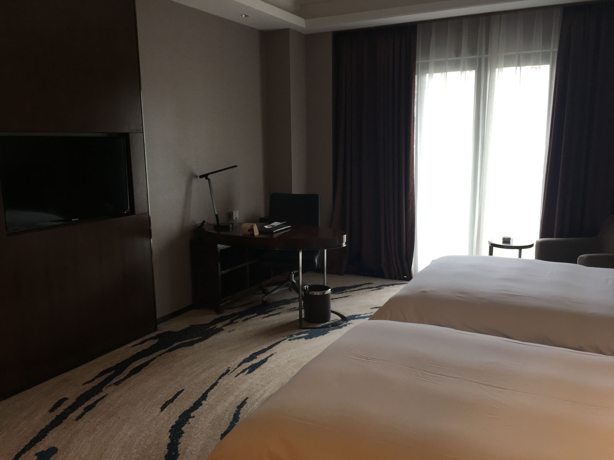 غرفة بسريرين منفصلين للمدخنين، Ramada by Wyndham Huizhou South 2/4