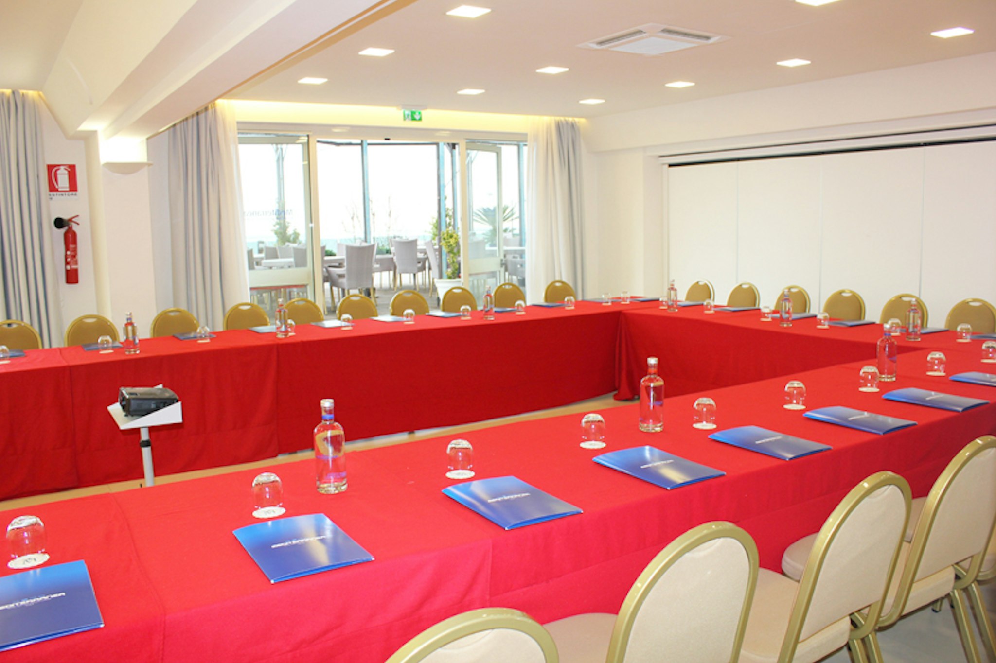 Mediterranea Hotel And Convention Center 19/28