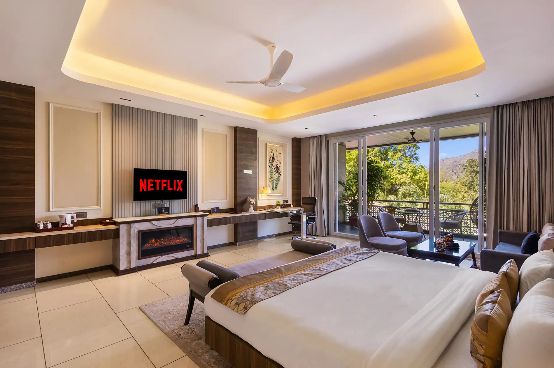 ELIVAAS Prive Mountain Creek Retreat 7 BHK With Pool, Game & Gym zone, Near Fatehsagar Lake 6/27