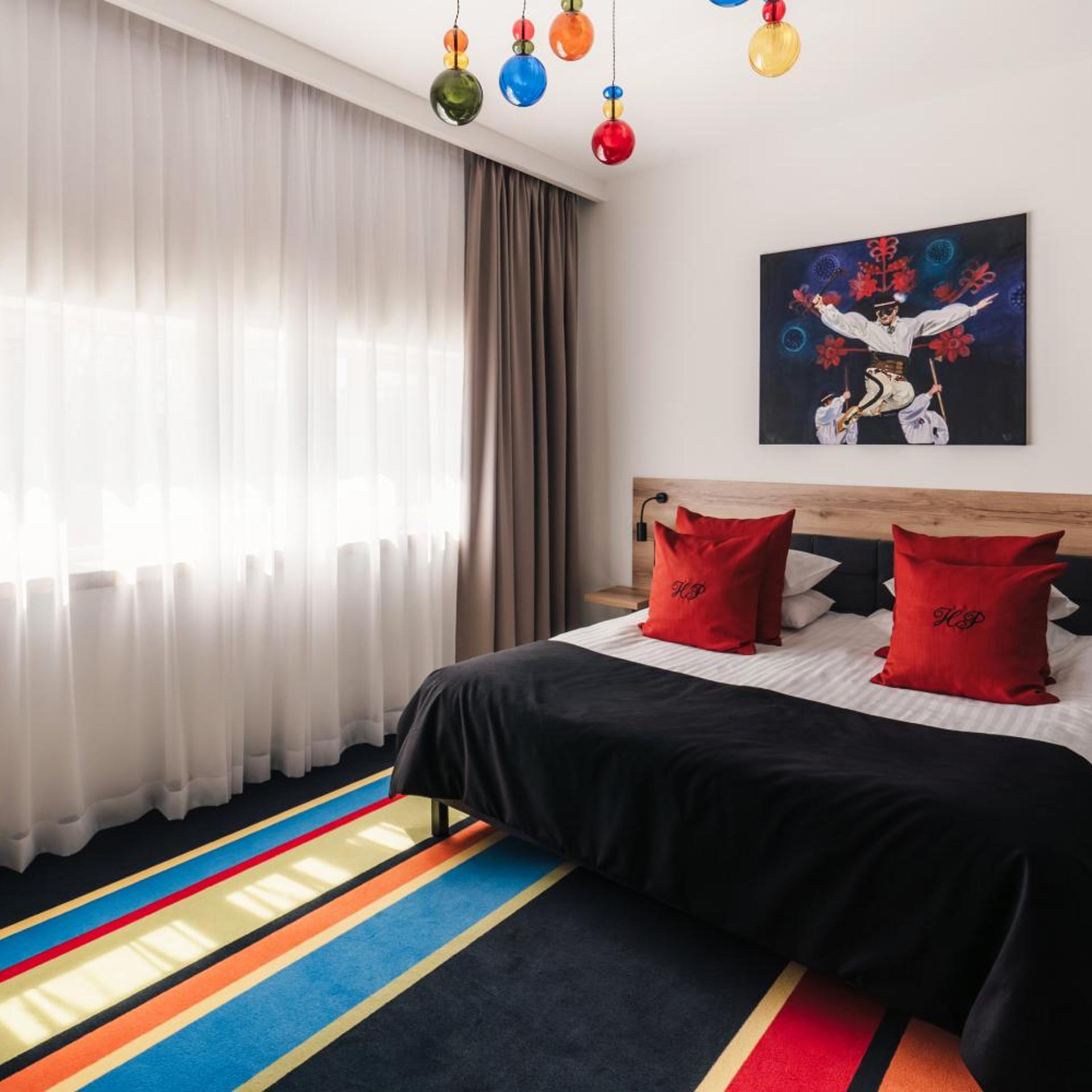 Studio, King Bed, Sofa