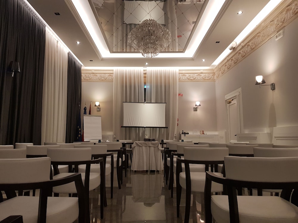 Hotel Grande Italia 109/119