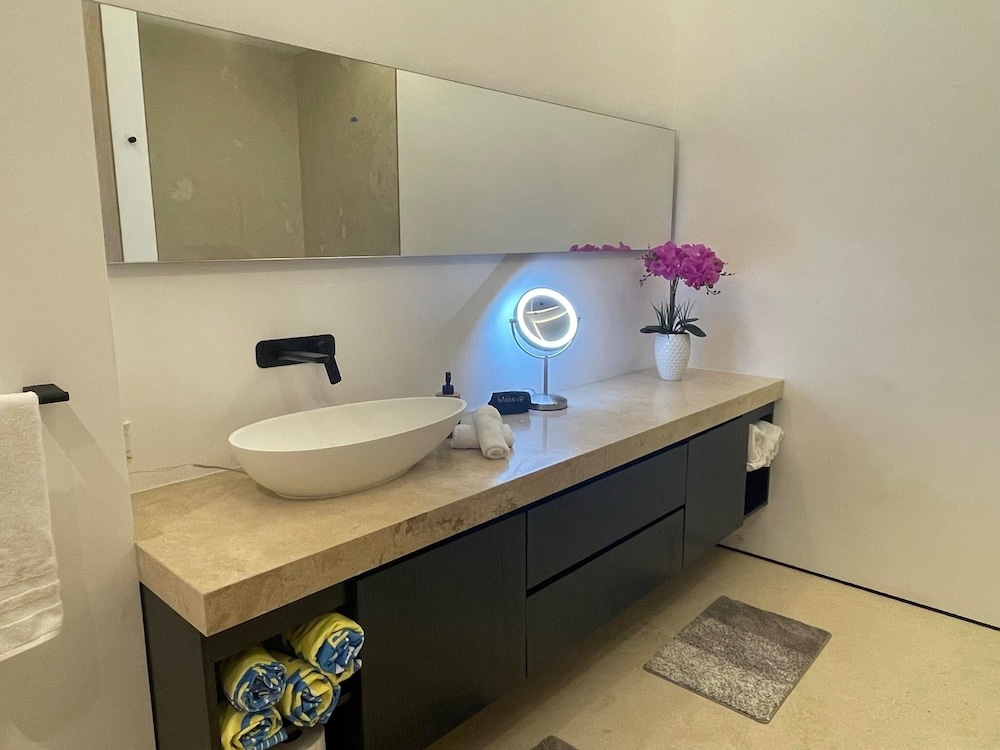 D Terrace Luxury Residences 49/50