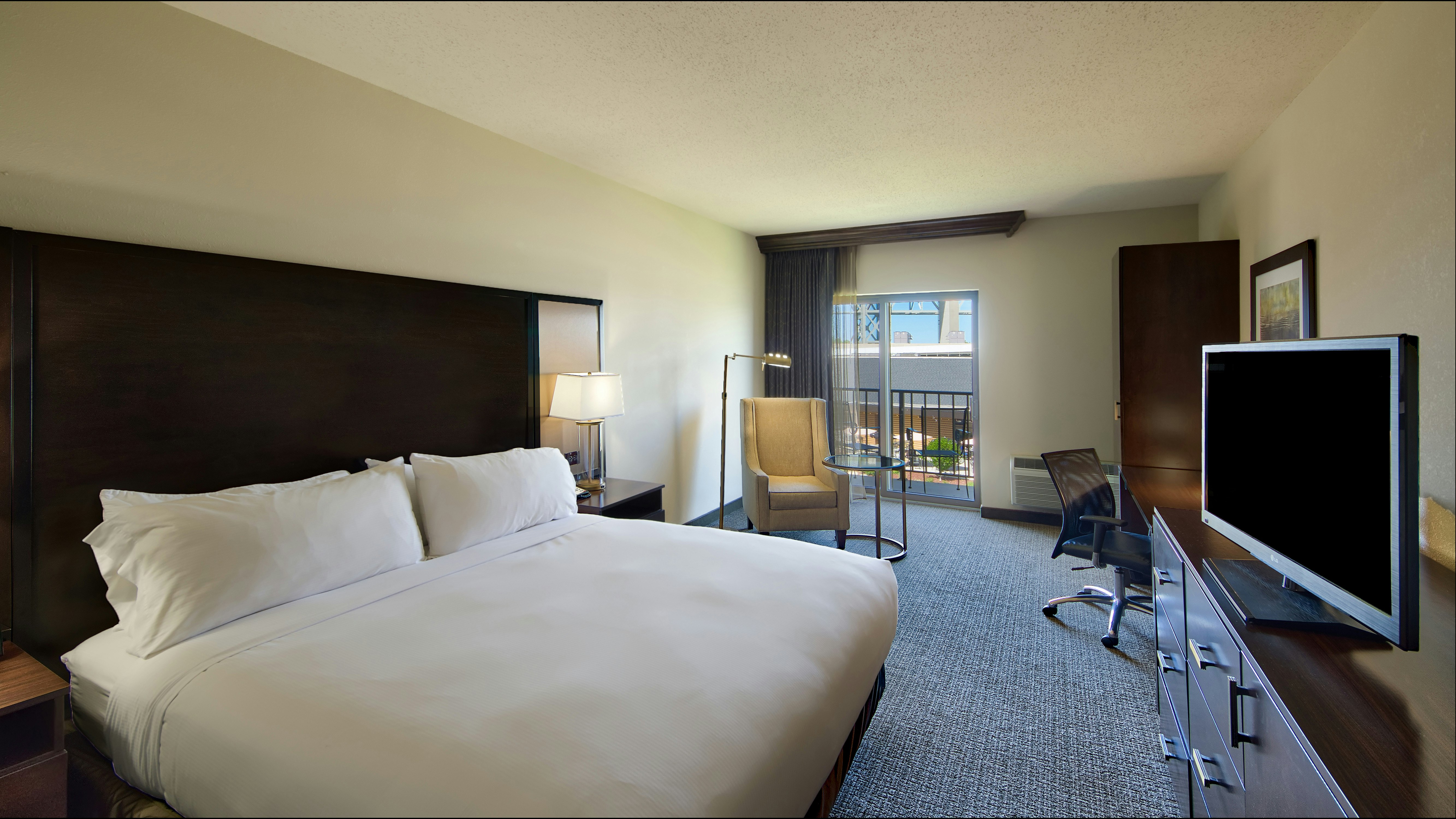 Room, King Bed, Water View