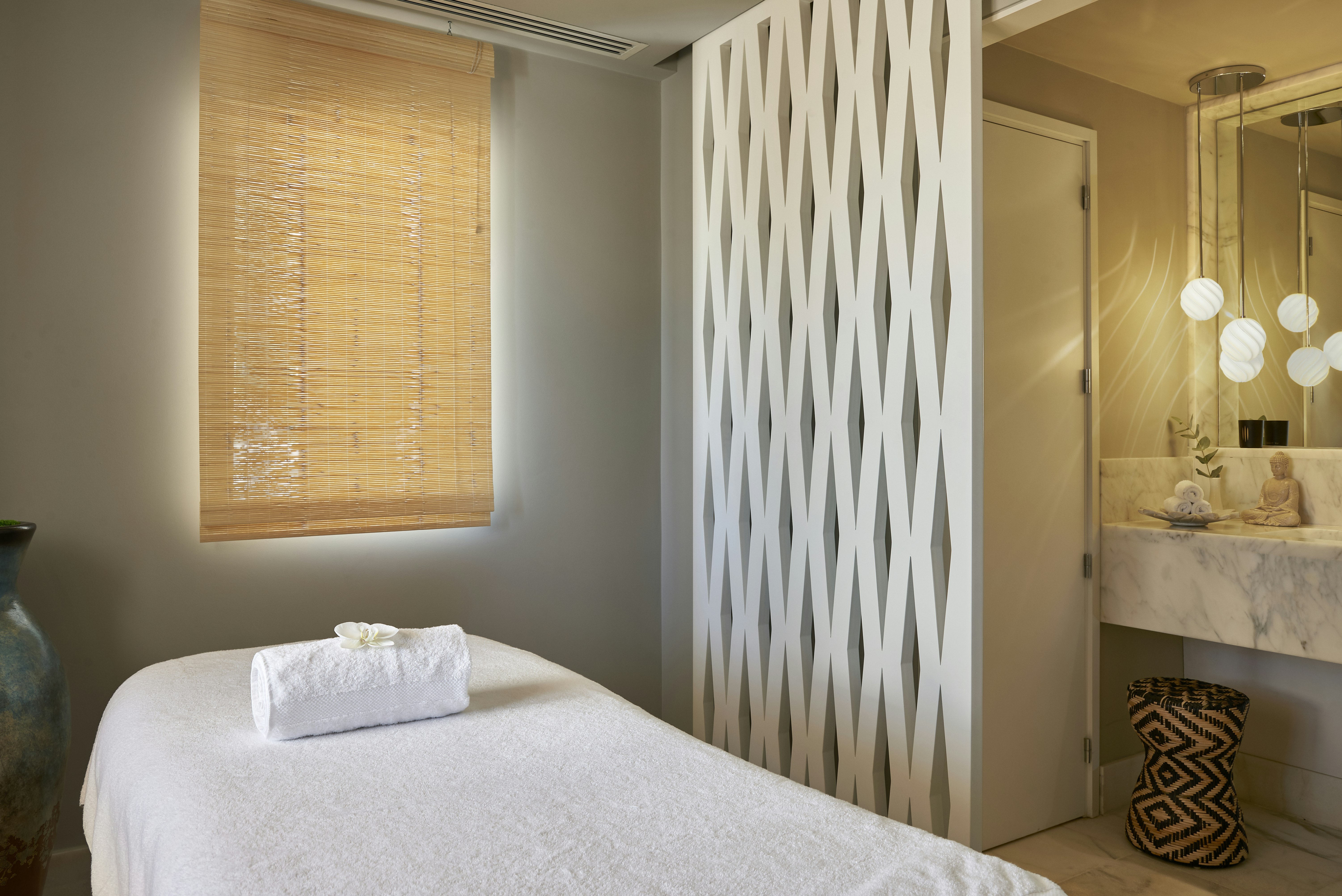Monte-Carlo Beach Hotel 6/47
