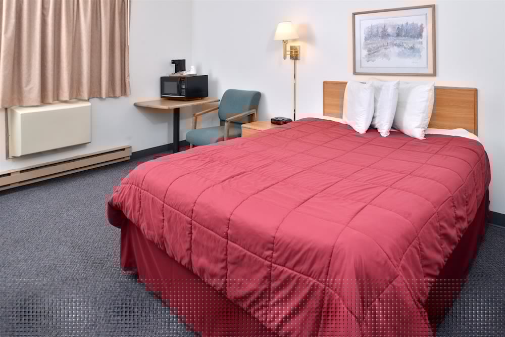 Sauk River Inn & Suites, a Travelodge by Wyndham 19/42