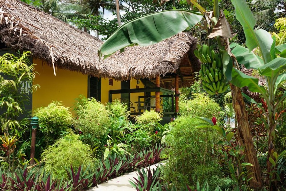 Mango Bay Resort in NAMATAKULA