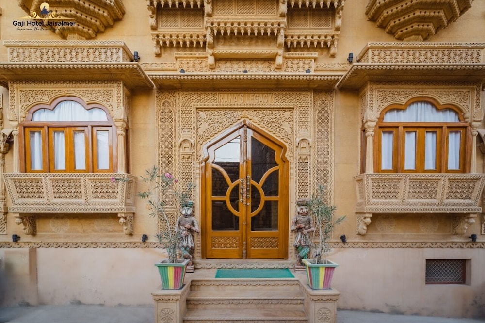 Gaji Hotel 45/64