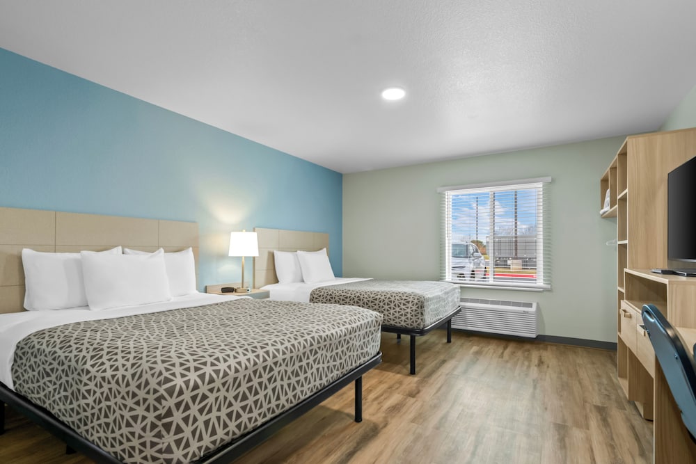 WoodSpring Suites Rogers Bentonville 18/51