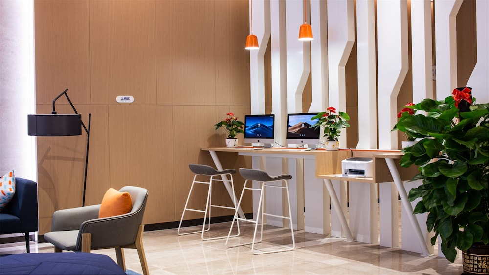 Holiday Inn Express Jiangmen Jianghai 11/79