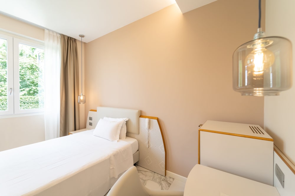 Hotel Milano Castello 37/70