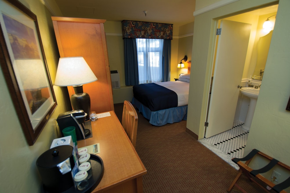 El Tovar Hotel 12/33