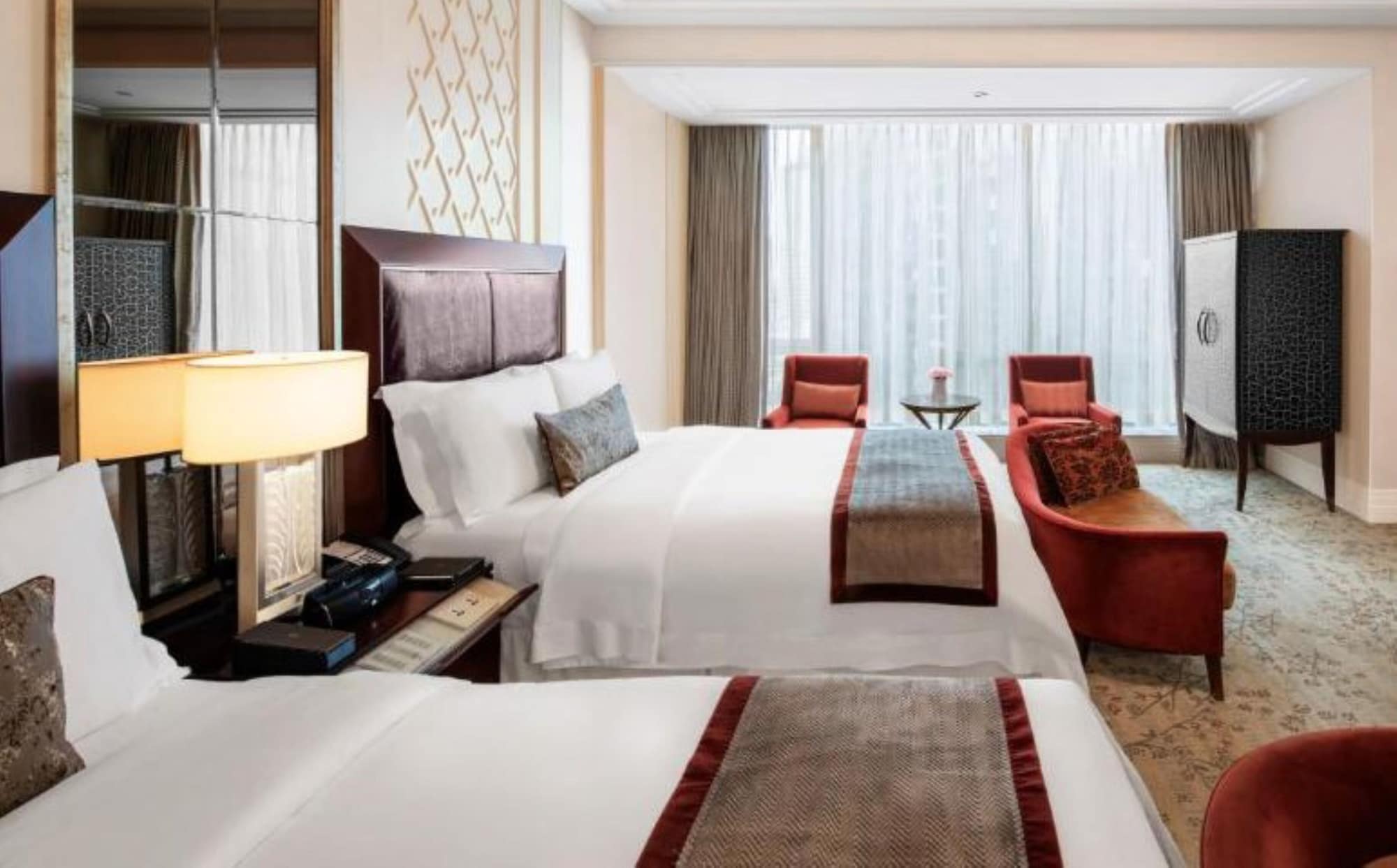 Grand, Deluxe, 2 Double Beds